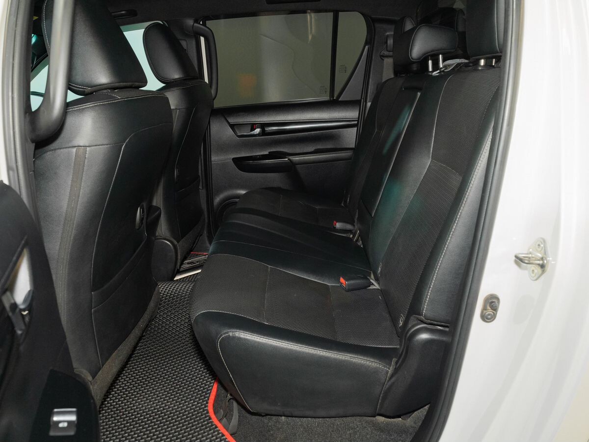 Toyota Hilux 2019 - фото автомобиля