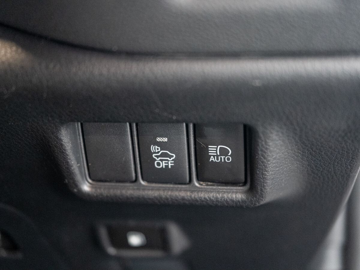 Toyota C-HR 2017 - фото автомобиля