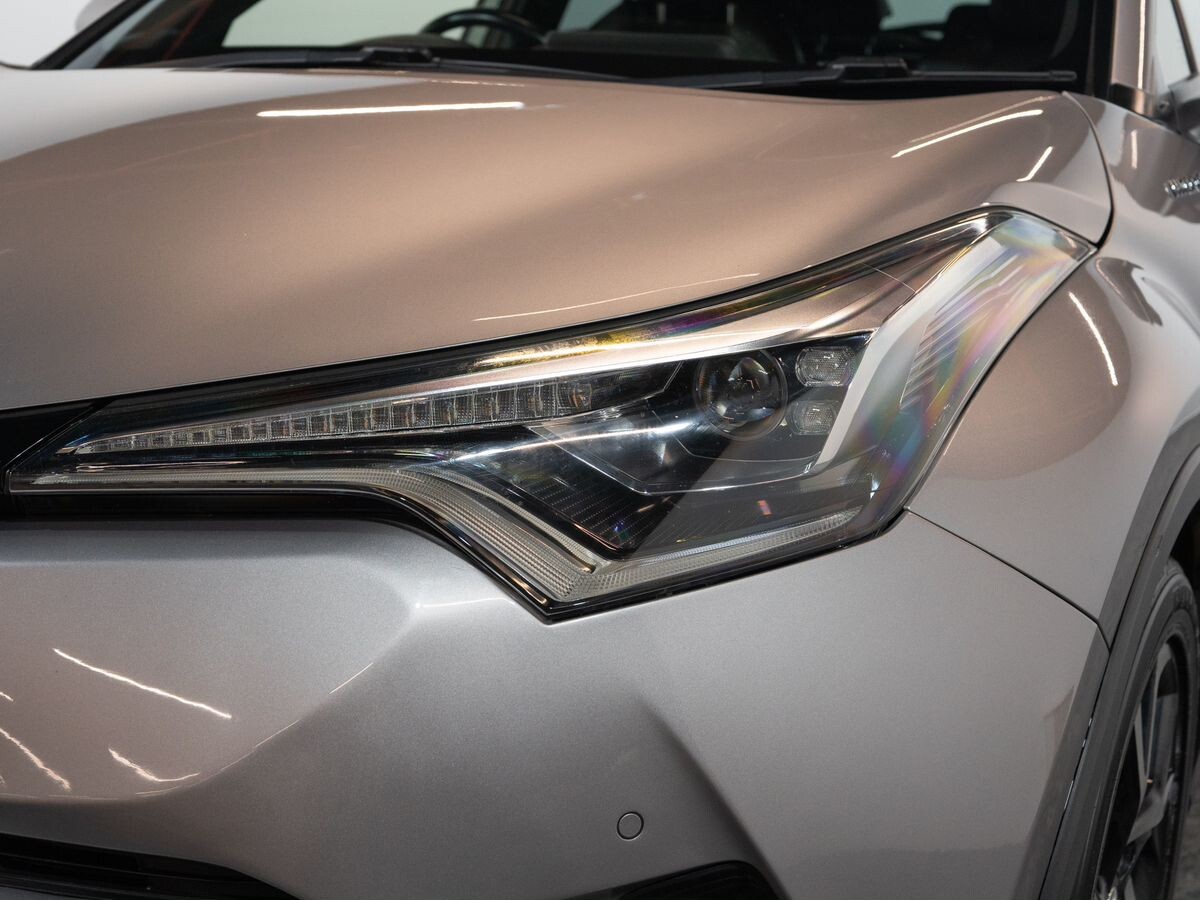 Toyota C-HR 2017 - фото автомобиля
