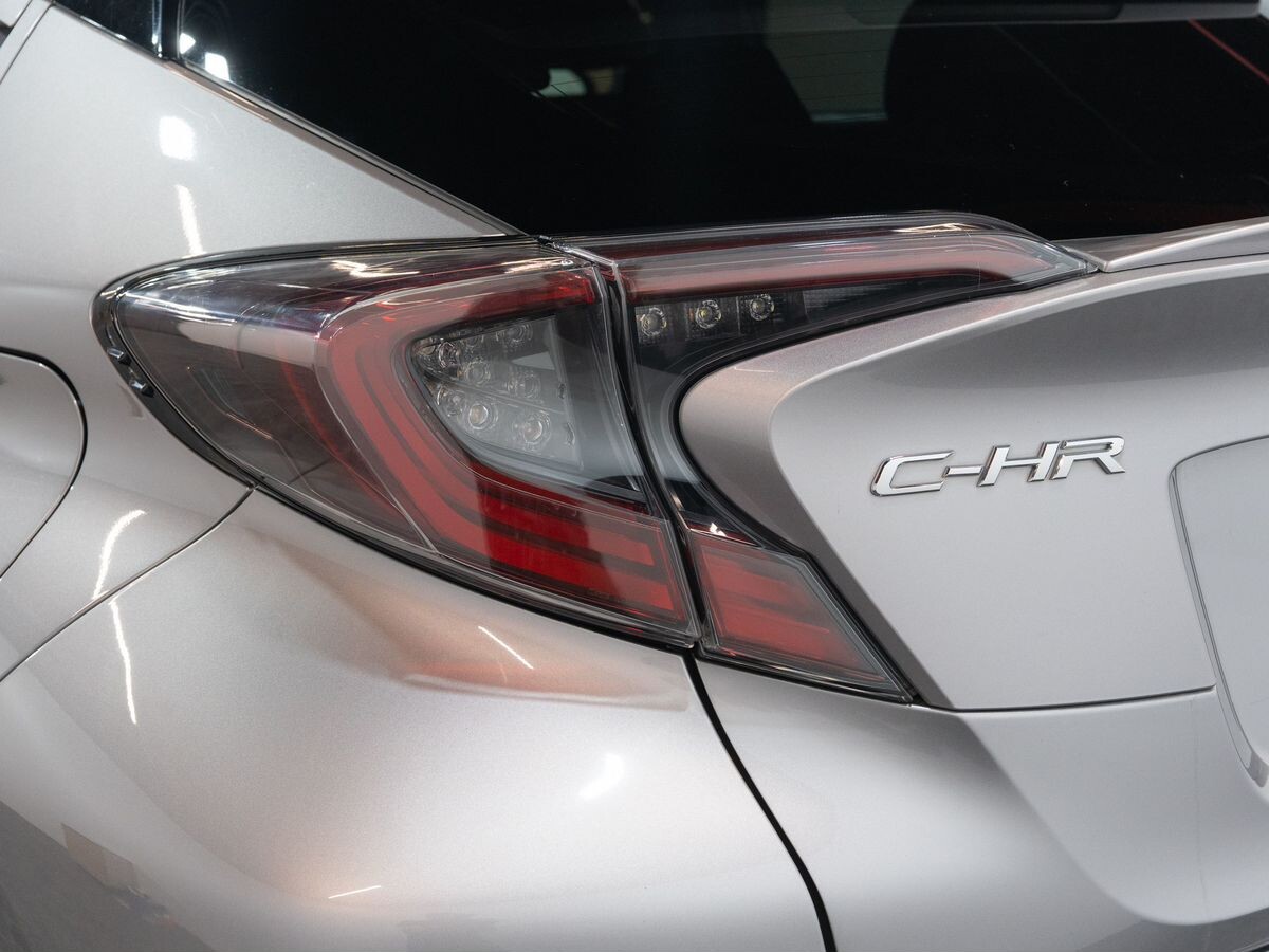 Toyota C-HR 2017 - фото автомобиля