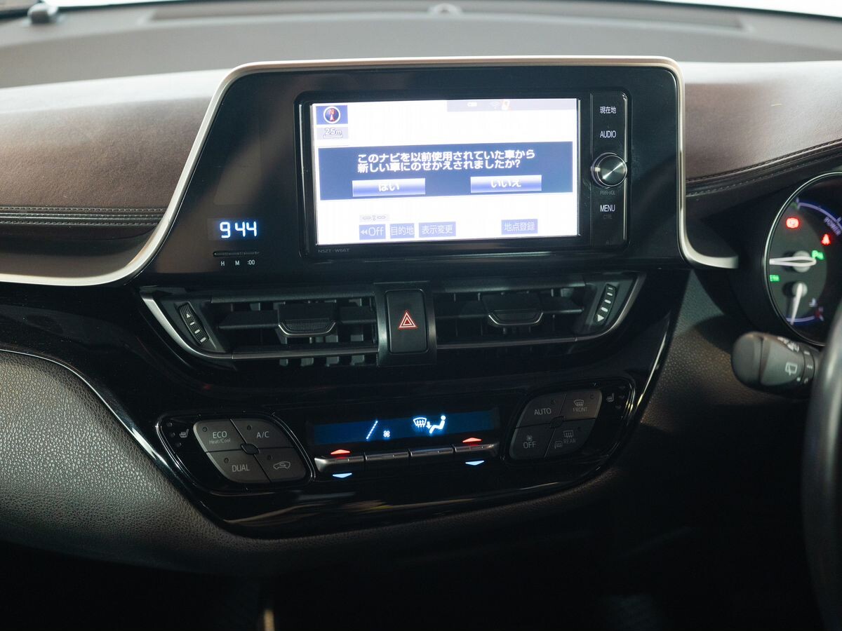 Toyota C-HR 2017 - фото автомобиля