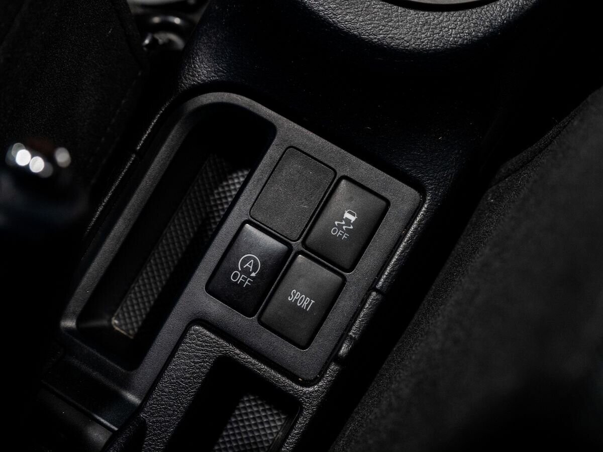 Toyota Vitz 2014 - фото автомобиля