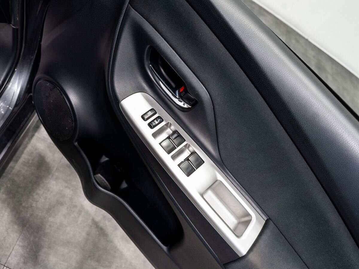 Toyota Vitz 2014 - фото автомобиля