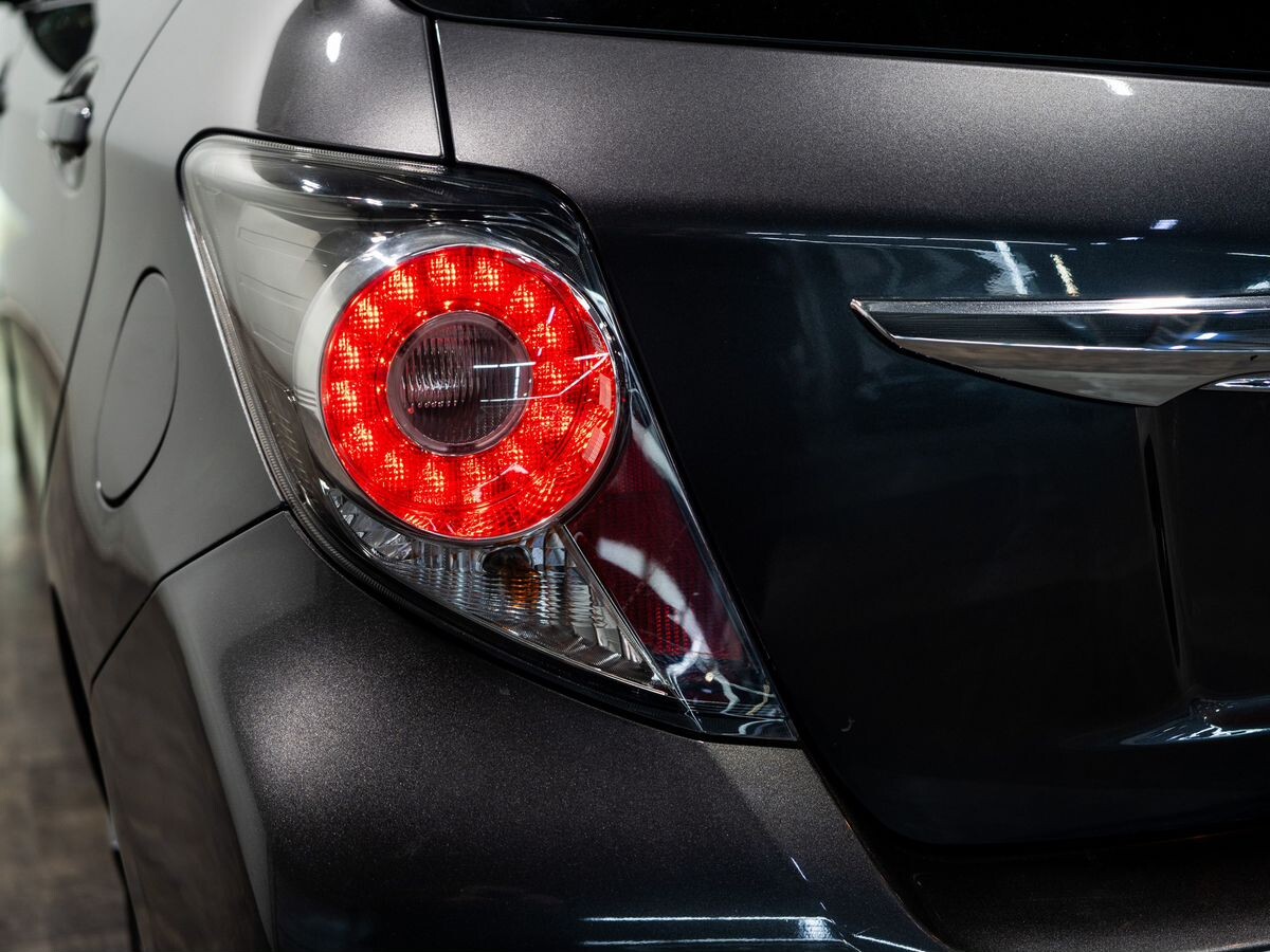 Toyota Vitz 2014 - фото автомобиля