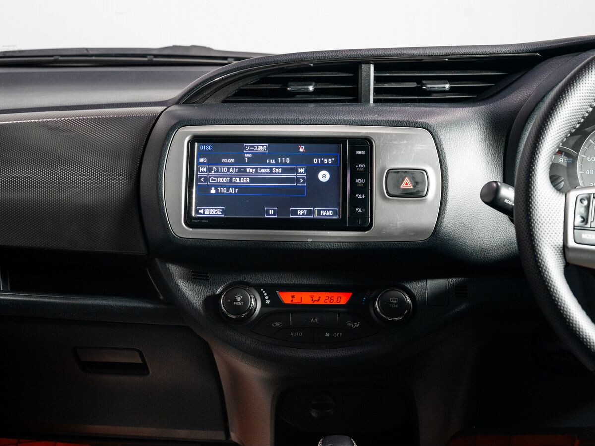 Toyota Vitz 2014 - фото автомобиля