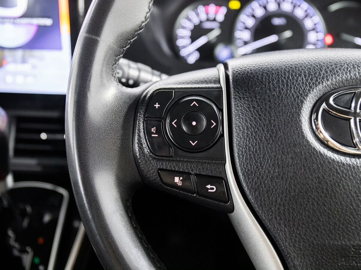 Toyota Esquire 2016 - фото автомобиля