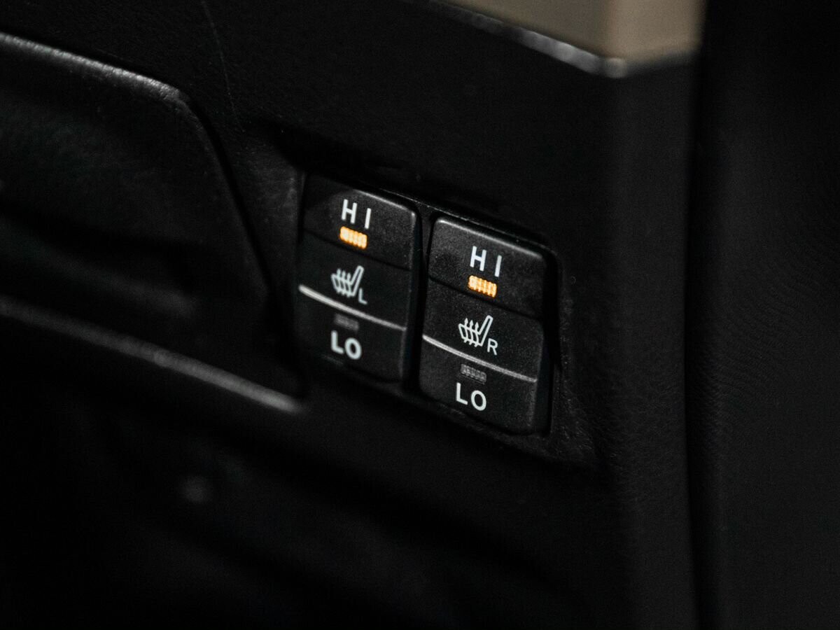 Toyota Esquire 2016 - фото автомобиля