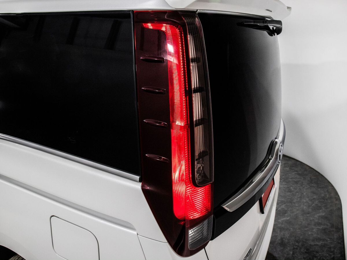 Toyota Esquire 2016 - фото автомобиля