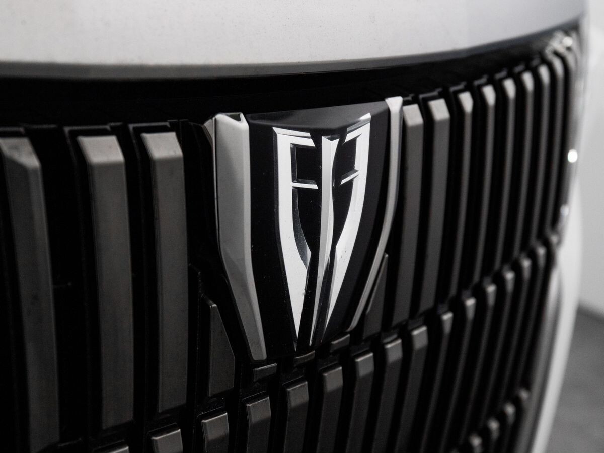 Toyota Esquire 2016 - фото автомобиля