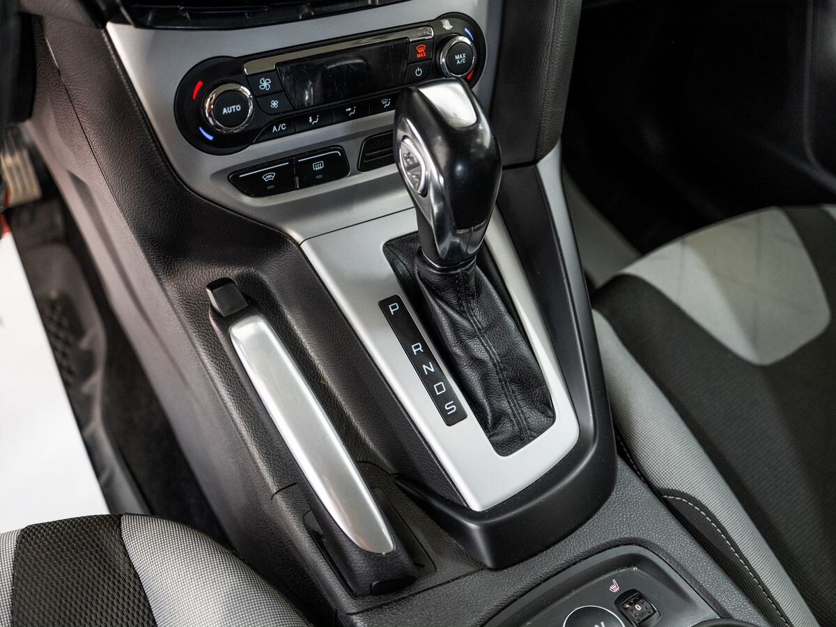 Ford Focus 2013 - фото автомобиля