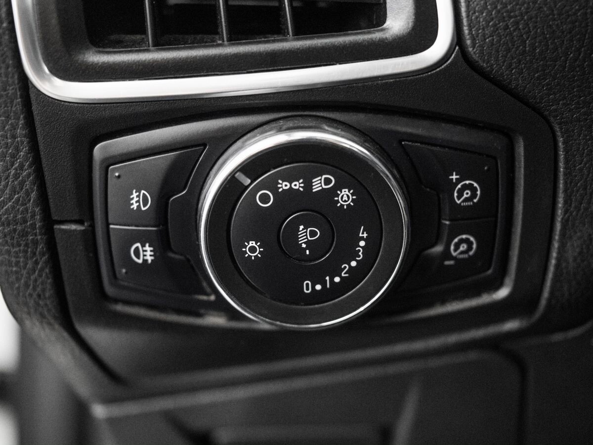 Ford Focus 2013 - фото автомобиля