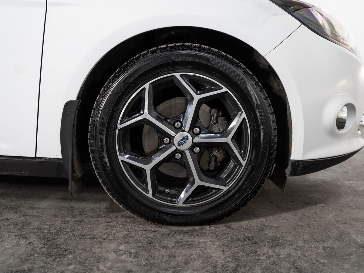 Ford Focus 2013 - фото автомобиля