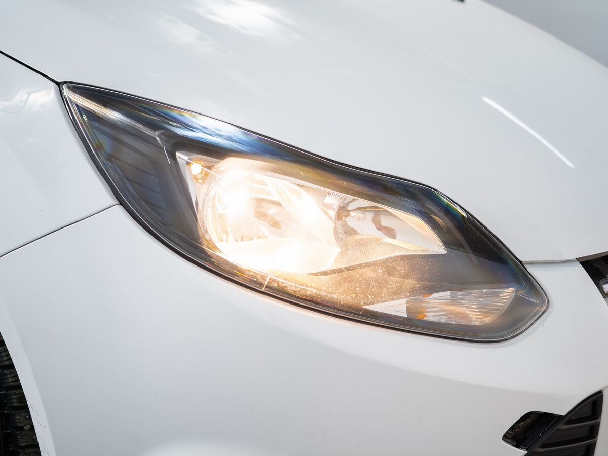 Ford Focus 2013 - фото автомобиля