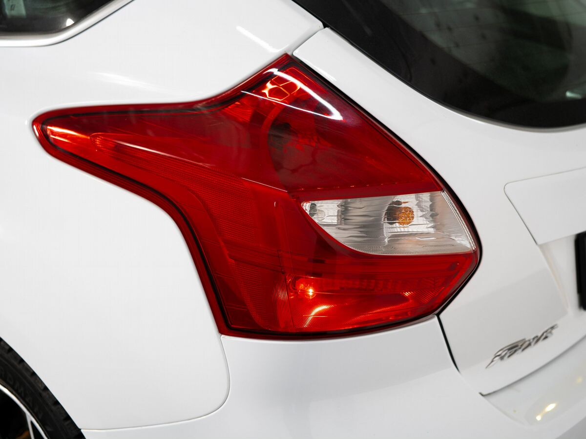 Ford Focus 2013 - фото автомобиля