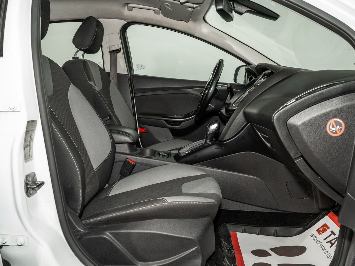 Ford Focus 2013 - фото автомобиля