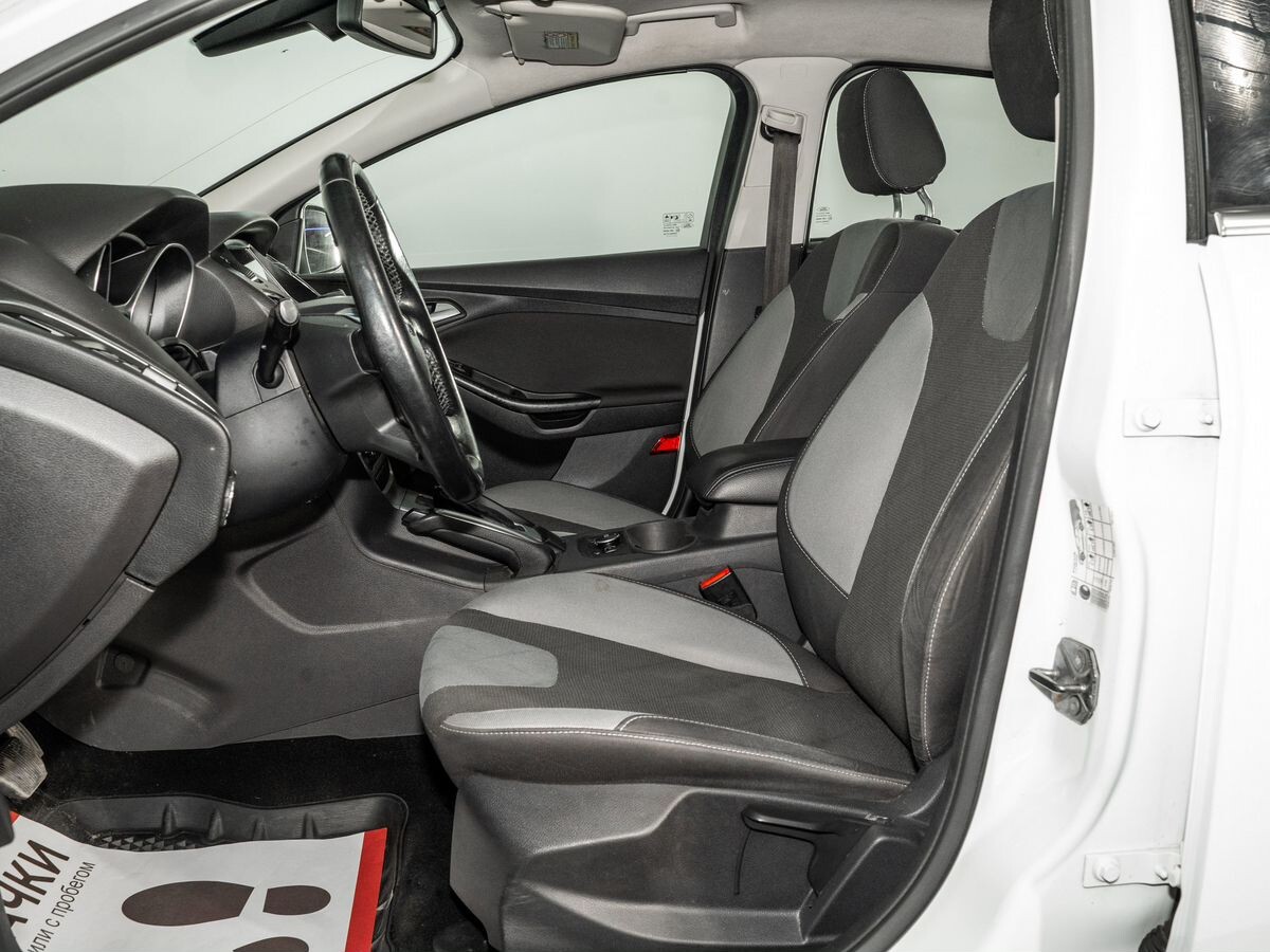 Ford Focus 2013 - фото автомобиля