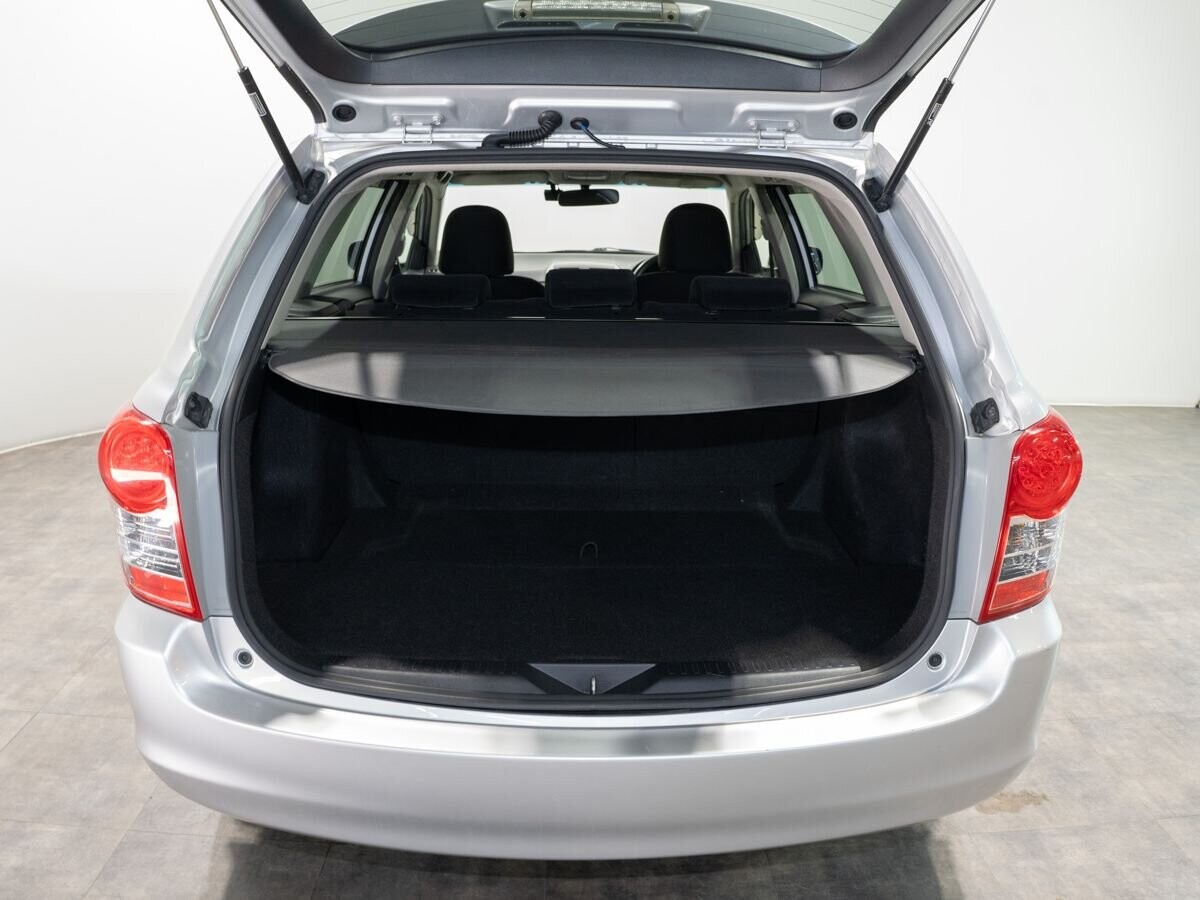 Toyota Corolla Fielder 2012 - фото автомобиля