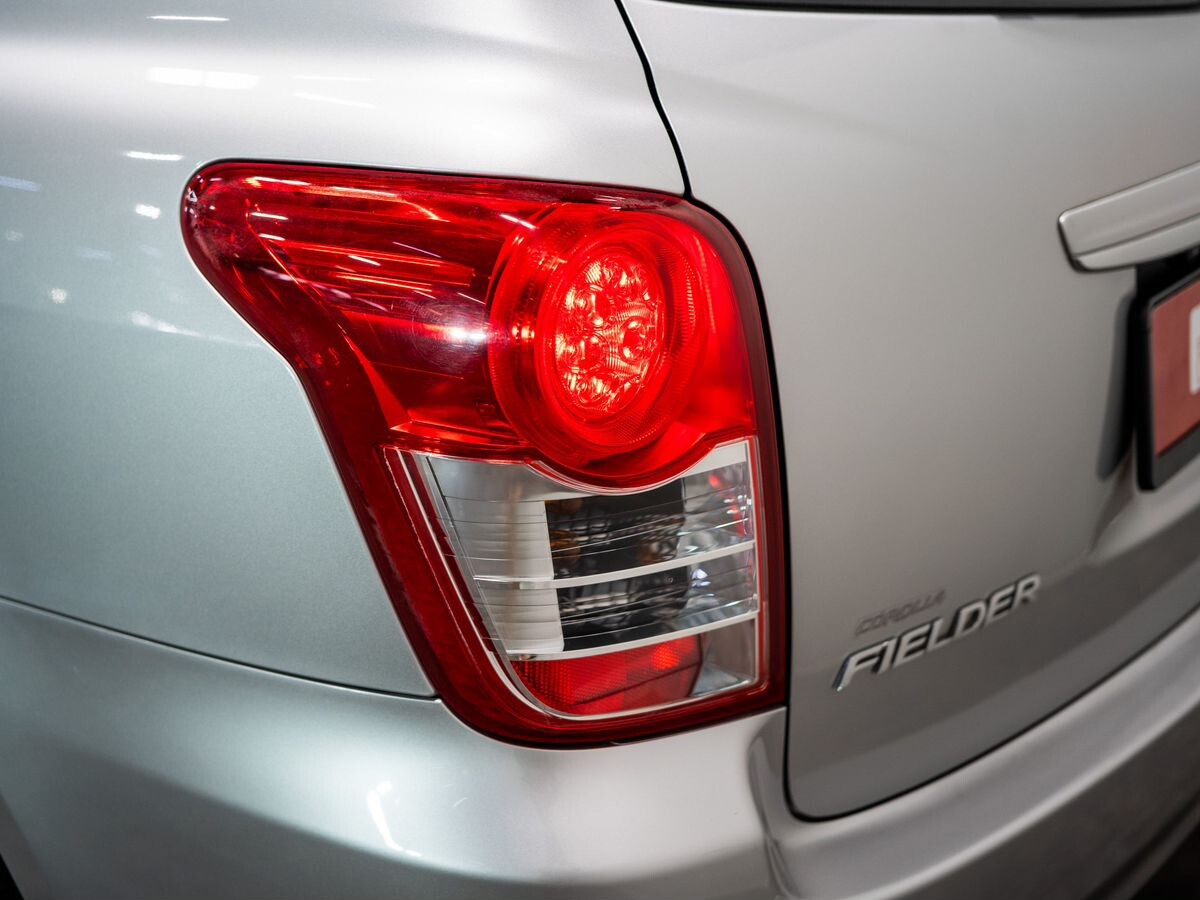 Toyota Corolla Fielder 2012 - фото автомобиля