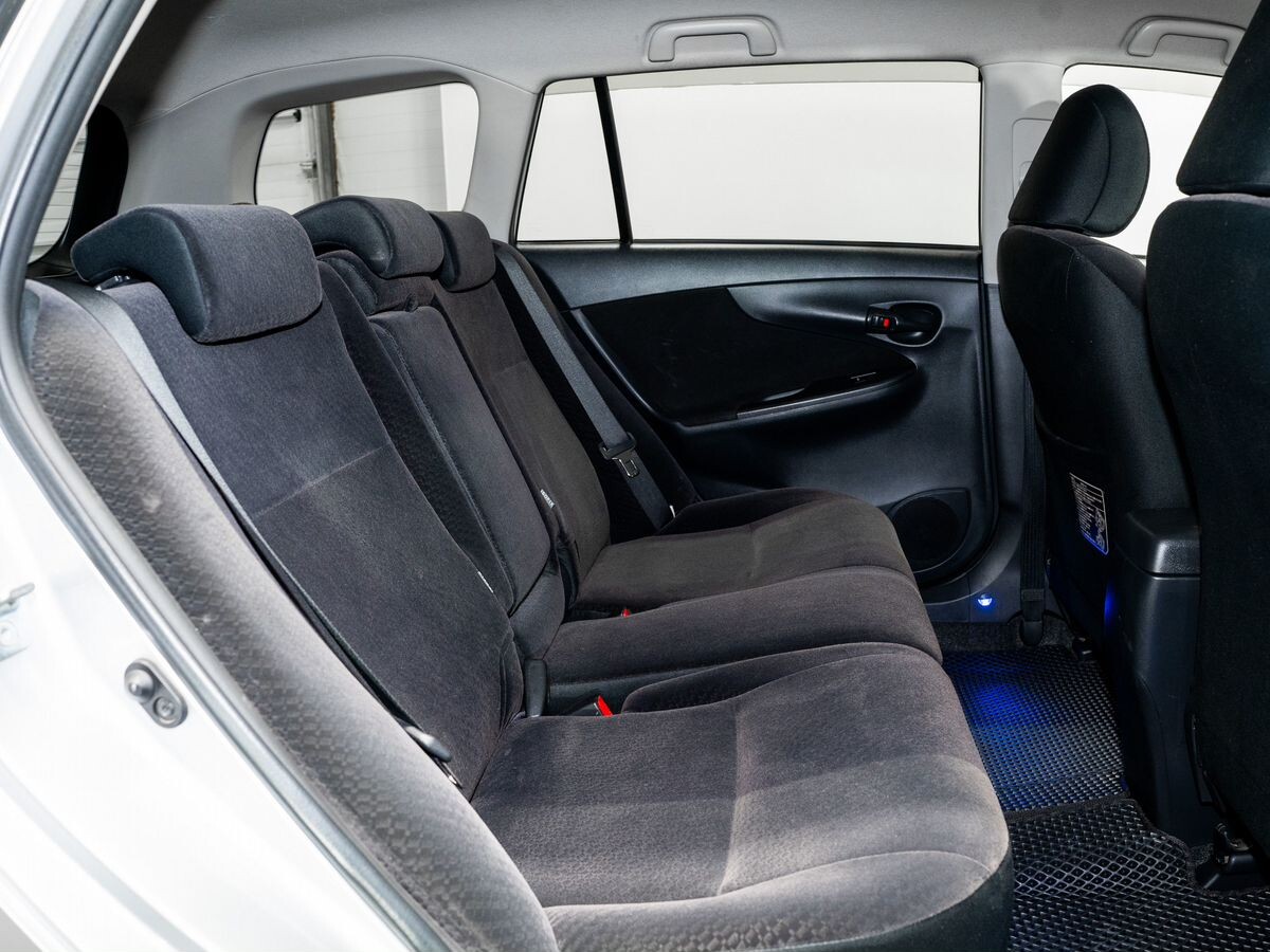 Toyota Corolla Fielder 2012 - фото автомобиля