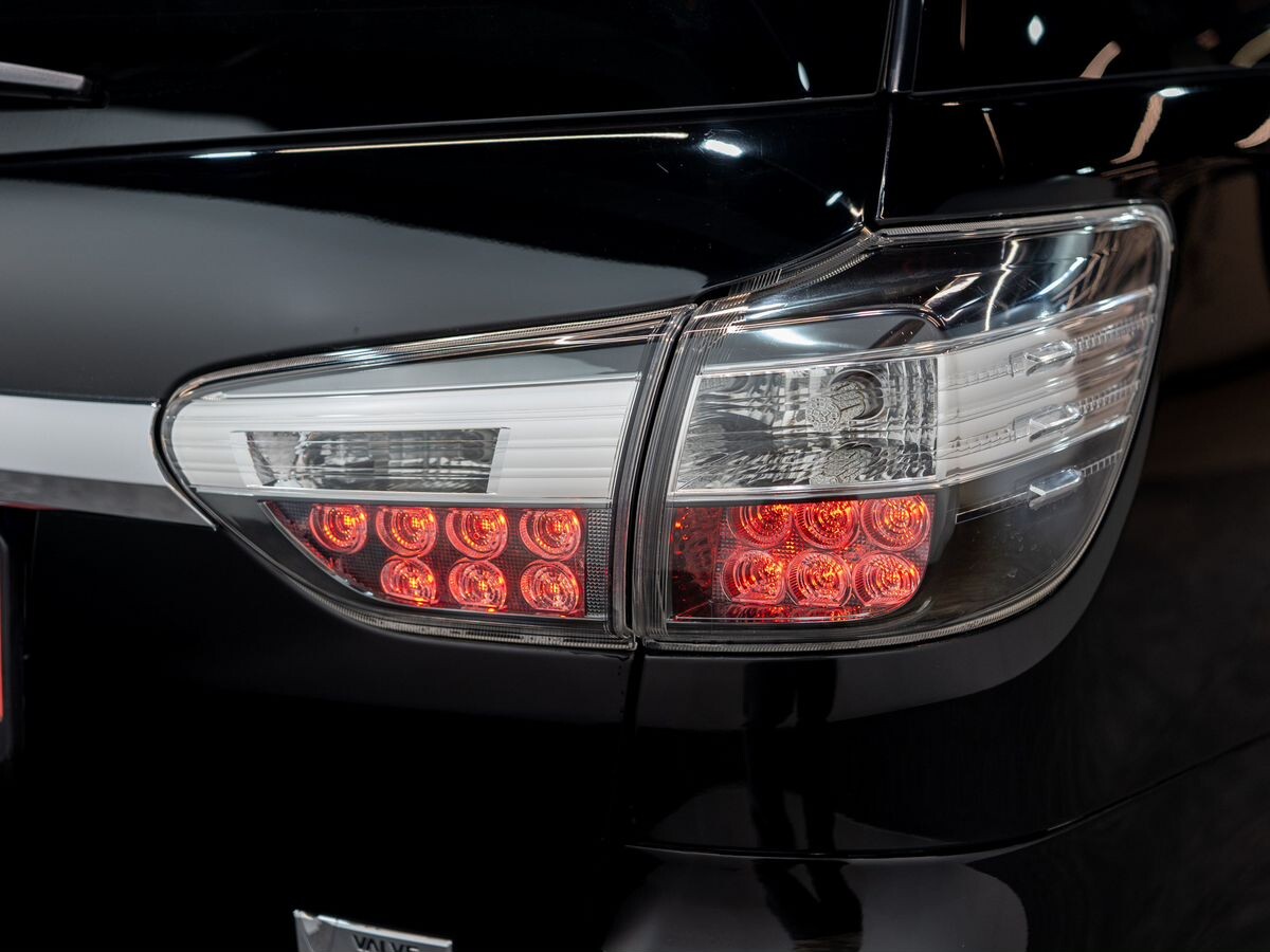 Toyota Wish 2013 - фото автомобиля