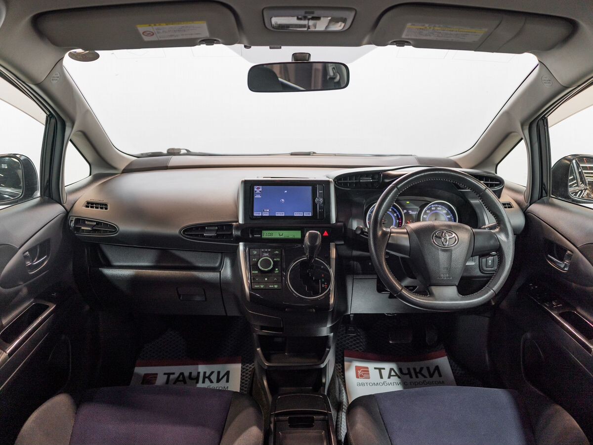 Toyota Wish 2013 - фото автомобиля