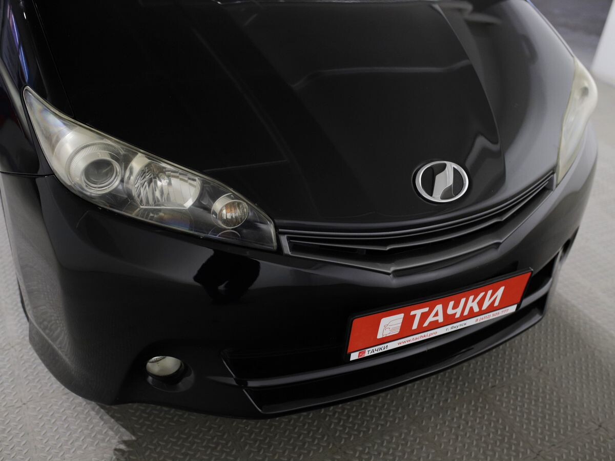 Toyota Wish 2011 - фото автомобиля