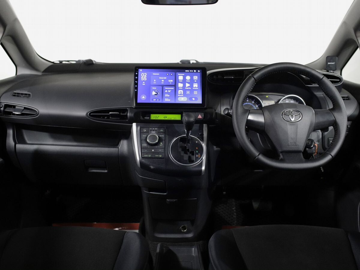 Toyota Wish 2011 - фото автомобиля