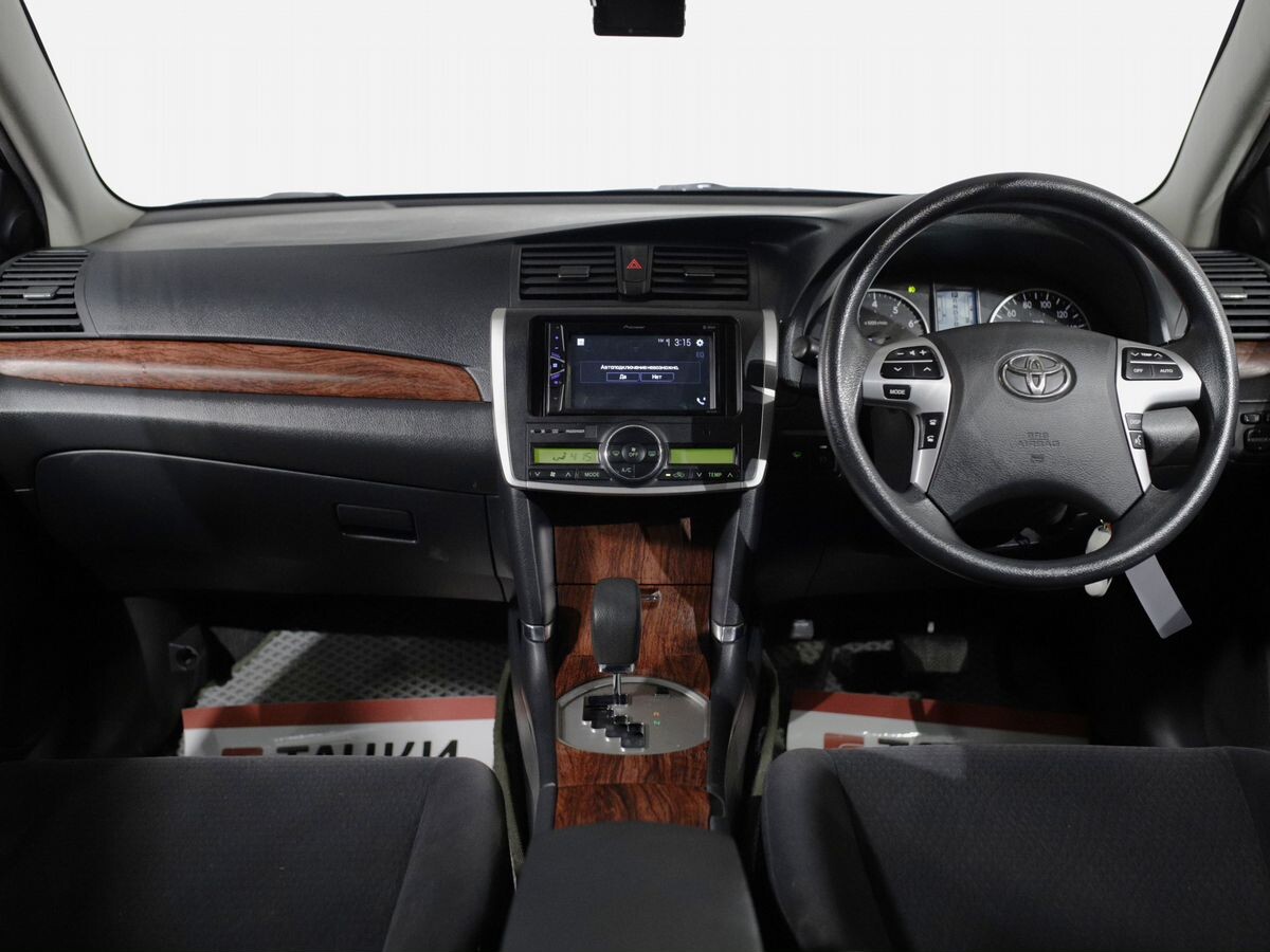 Toyota Premio 2011 - фото автомобиля