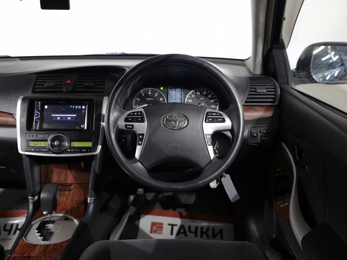 Toyota Premio 2011 - фото автомобиля