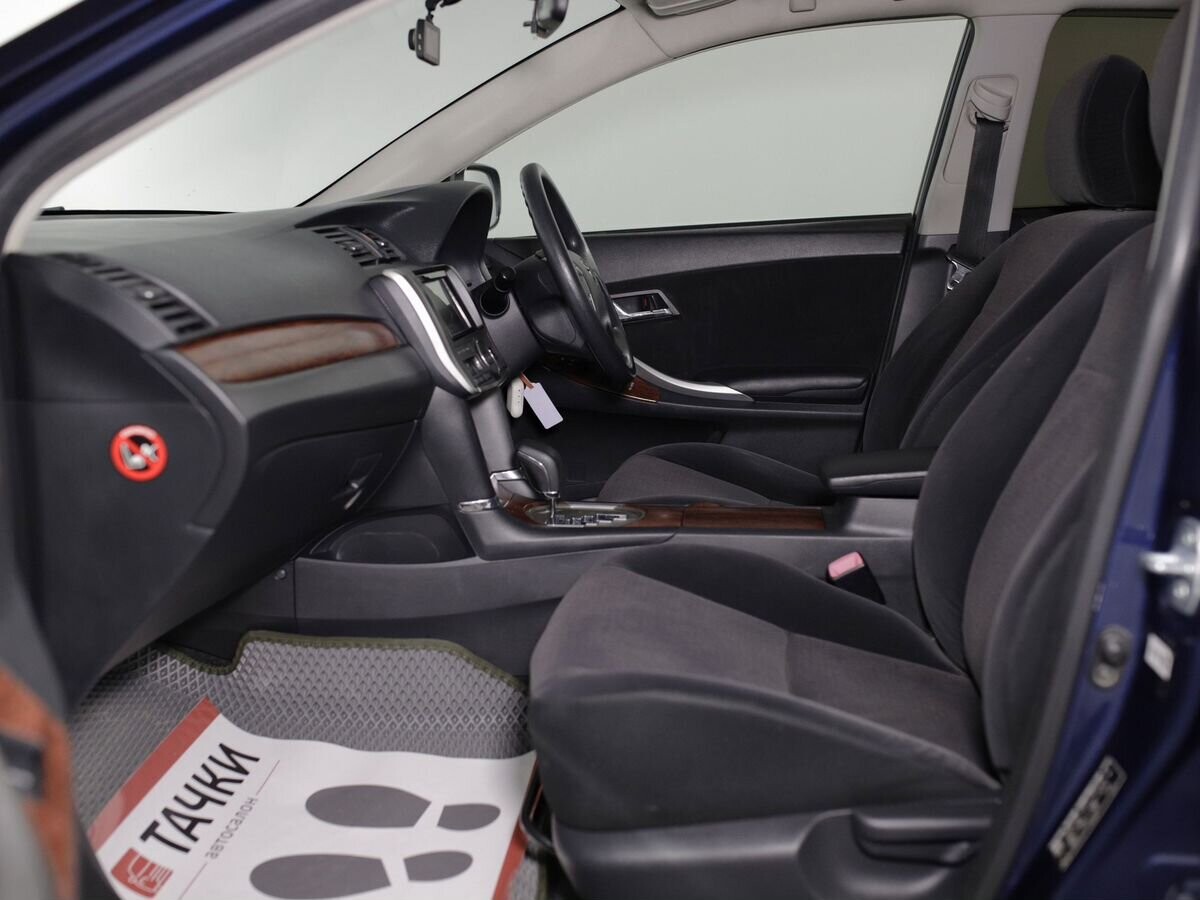 Toyota Premio 2011 - фото автомобиля