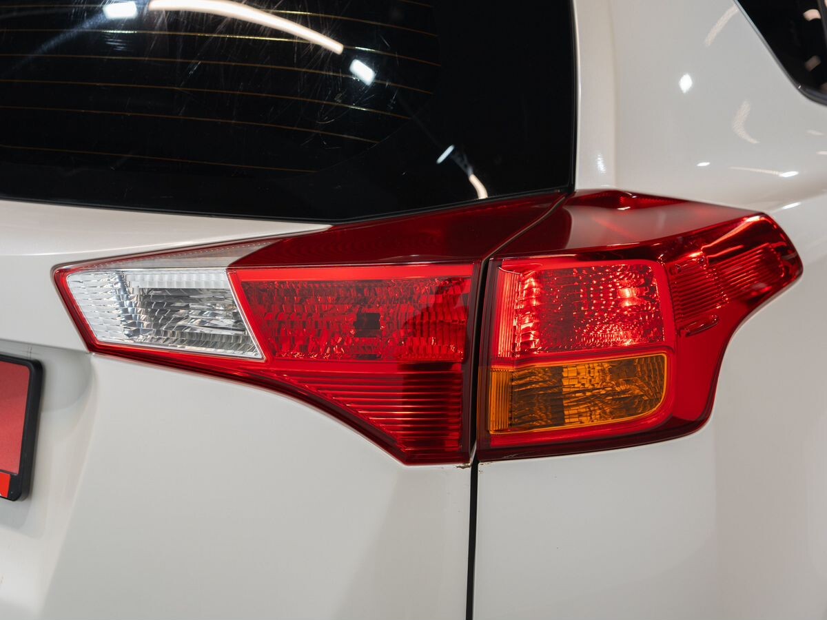 Toyota RAV4 2013 - фото автомобиля