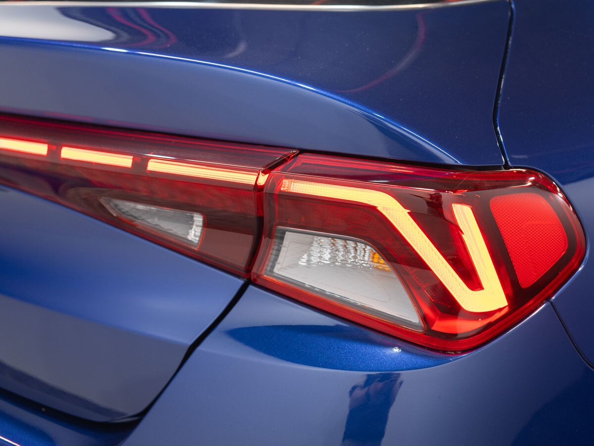 Kia K5 2021 - фото автомобиля