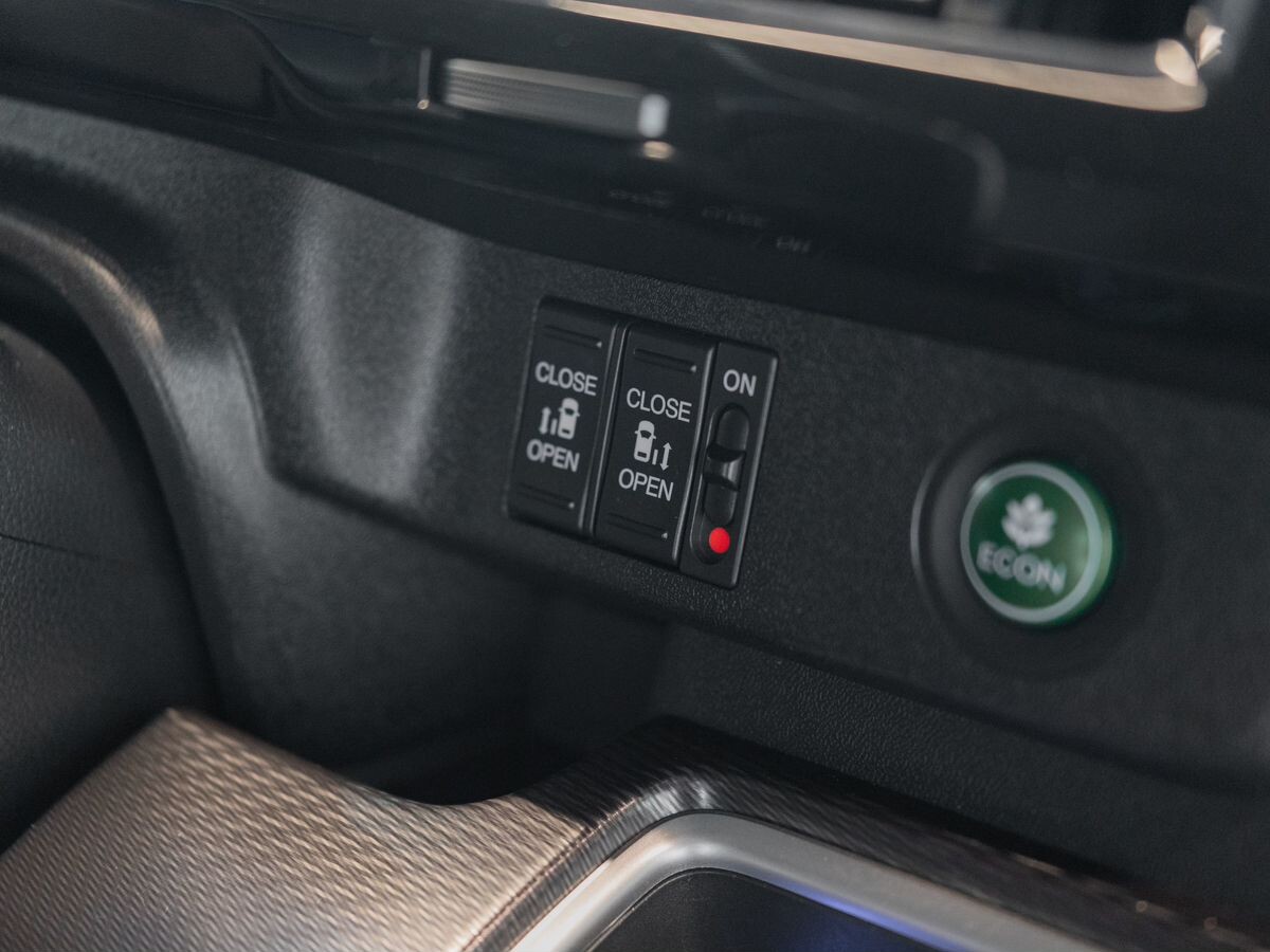 Honda Stepwgn 2019 - фото автомобиля