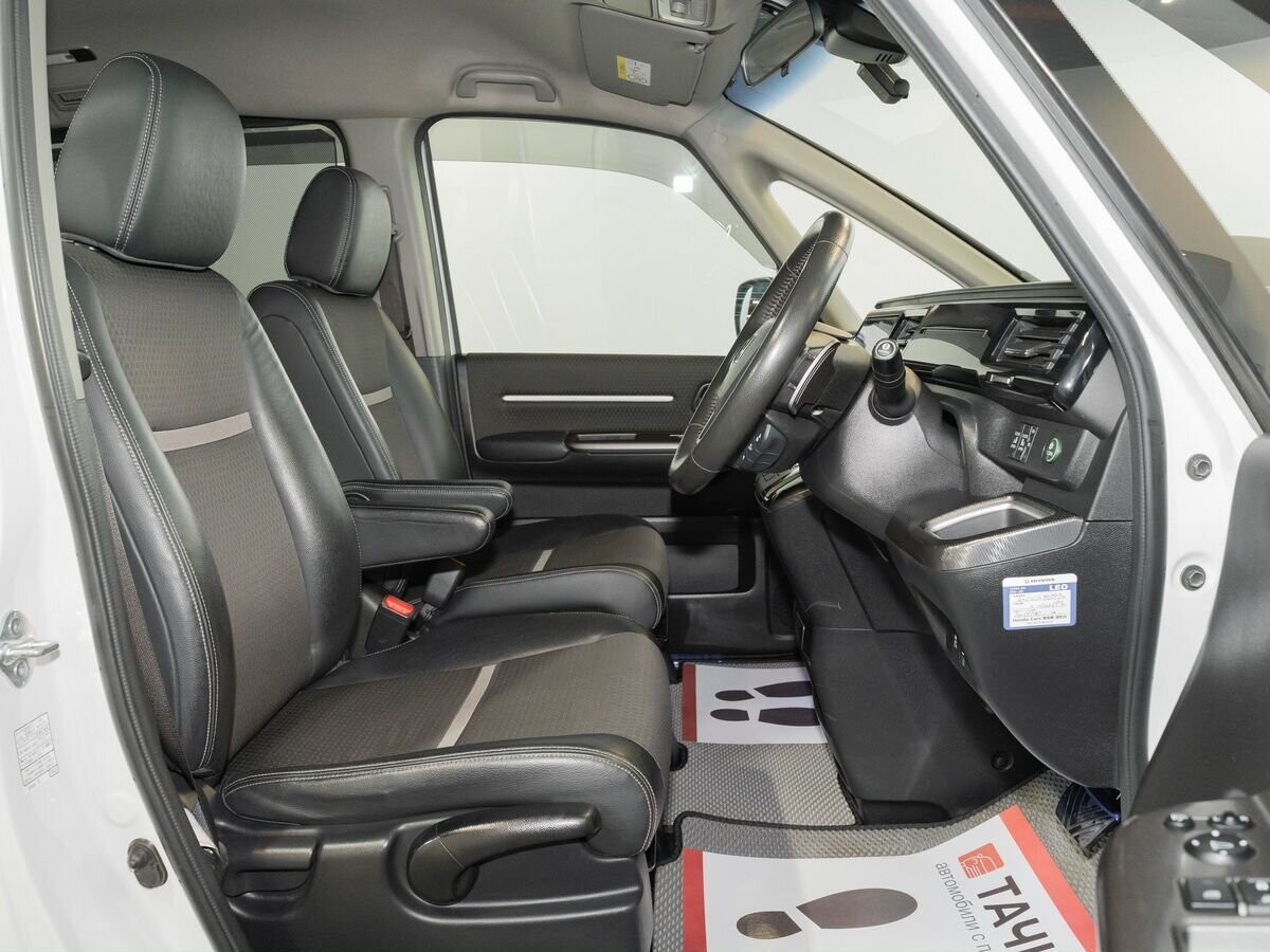 Honda Stepwgn 2019 - фото автомобиля