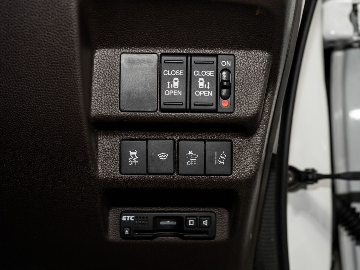 Honda Freed 2018 - фото автомобиля