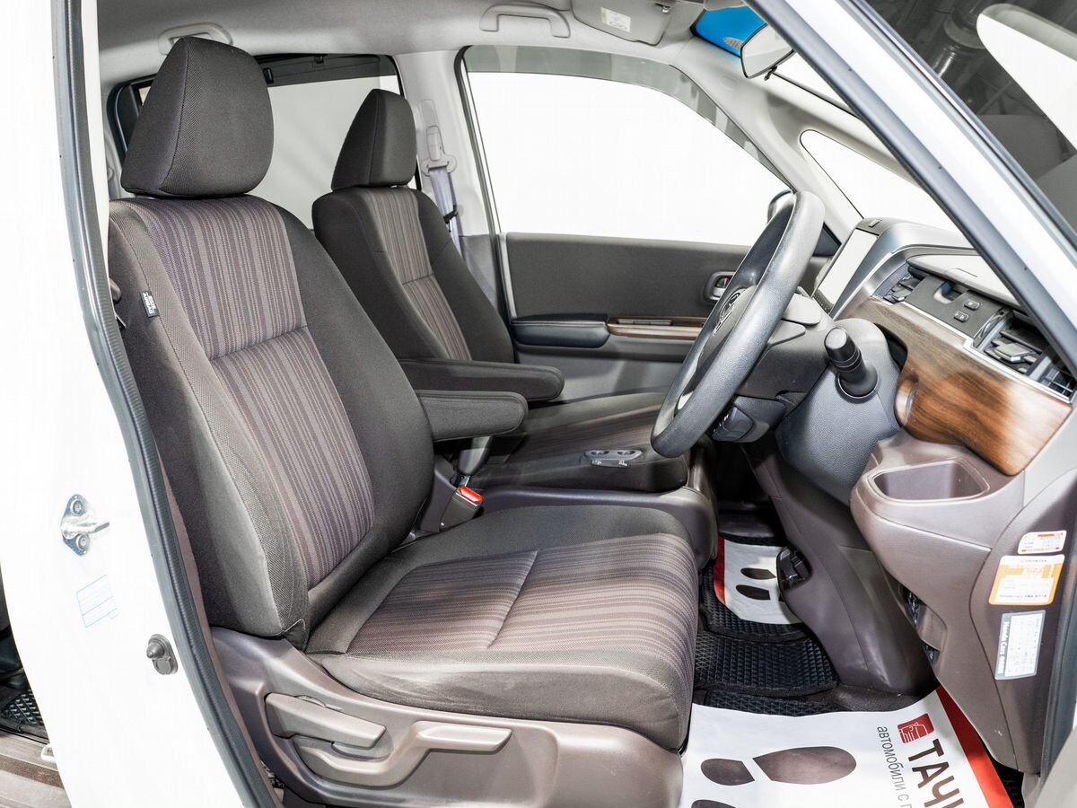 Honda Freed 2018 - фото автомобиля