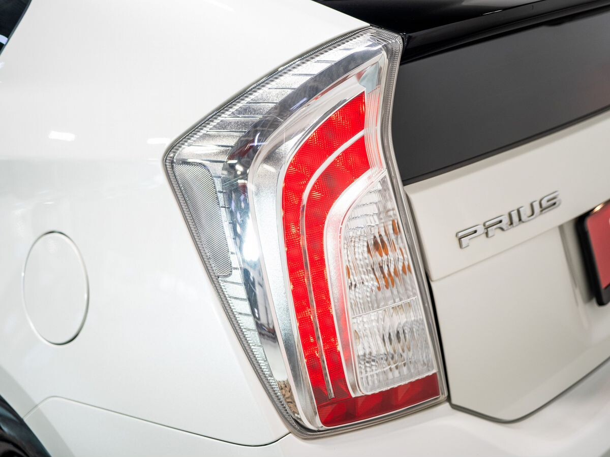 Toyota Prius 2015 - фото автомобиля