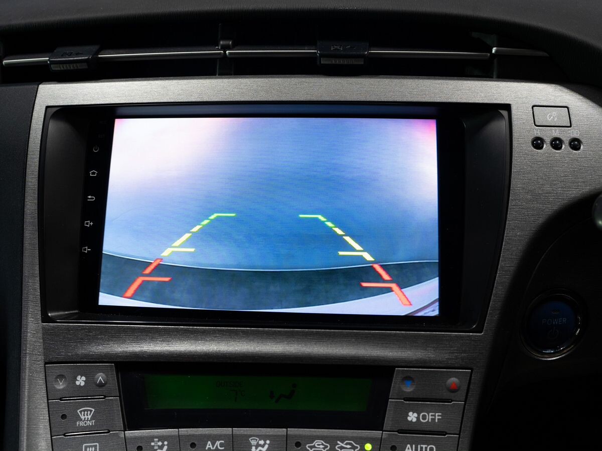 Toyota Prius 2015 - фото автомобиля