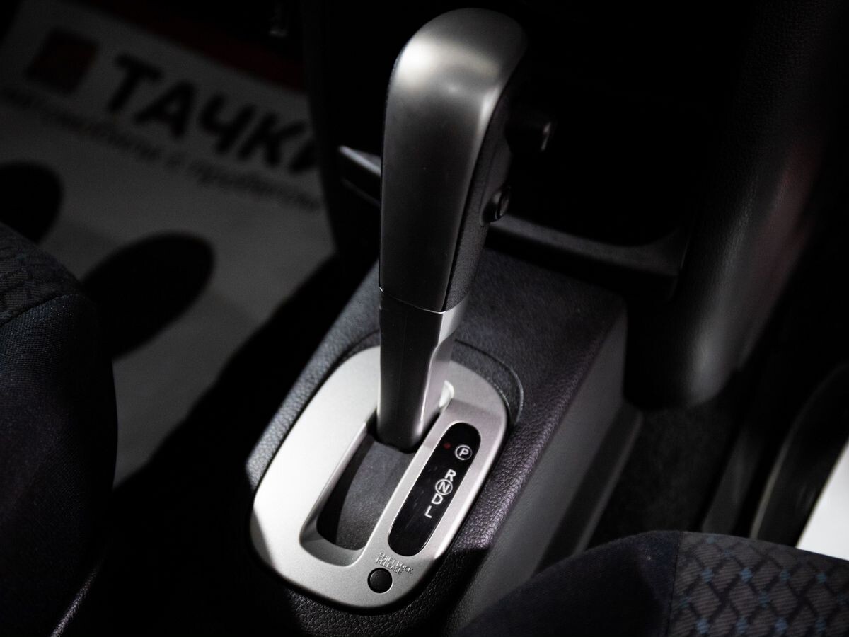 Nissan Note 2011 - фото автомобиля