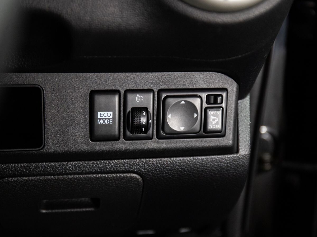 Nissan Note 2011 - фото автомобиля