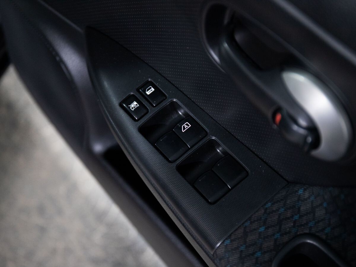 Nissan Note 2011 - фото автомобиля