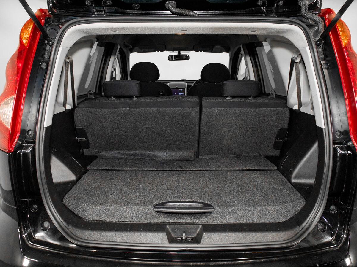 Nissan Note 2011 - фото автомобиля