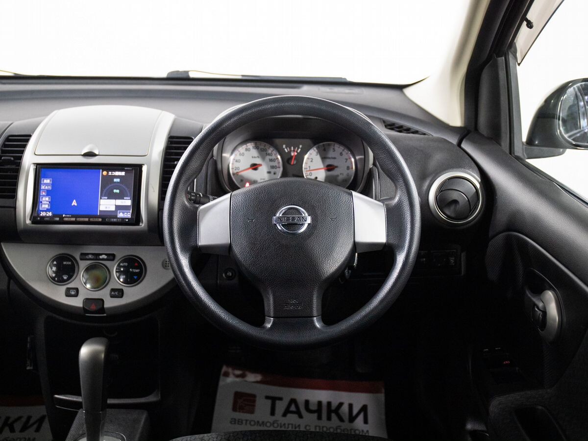 Nissan Note 2011 - фото автомобиля