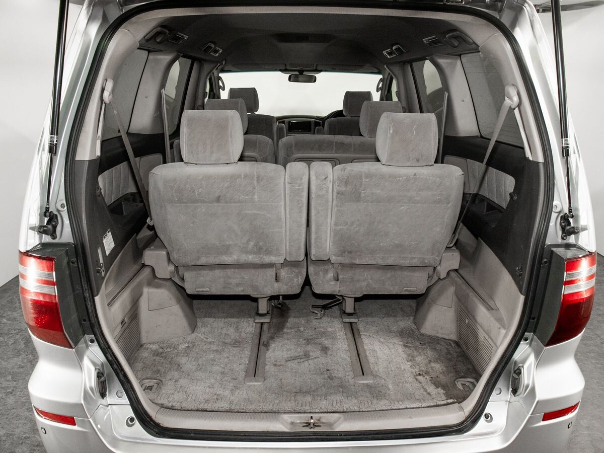 Toyota Alphard 2007 - фото автомобиля