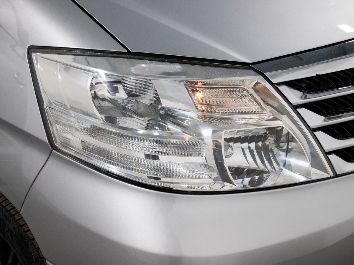 Toyota Alphard 2007 - фото автомобиля