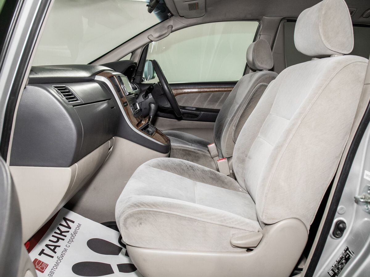 Toyota Alphard 2007 - фото автомобиля