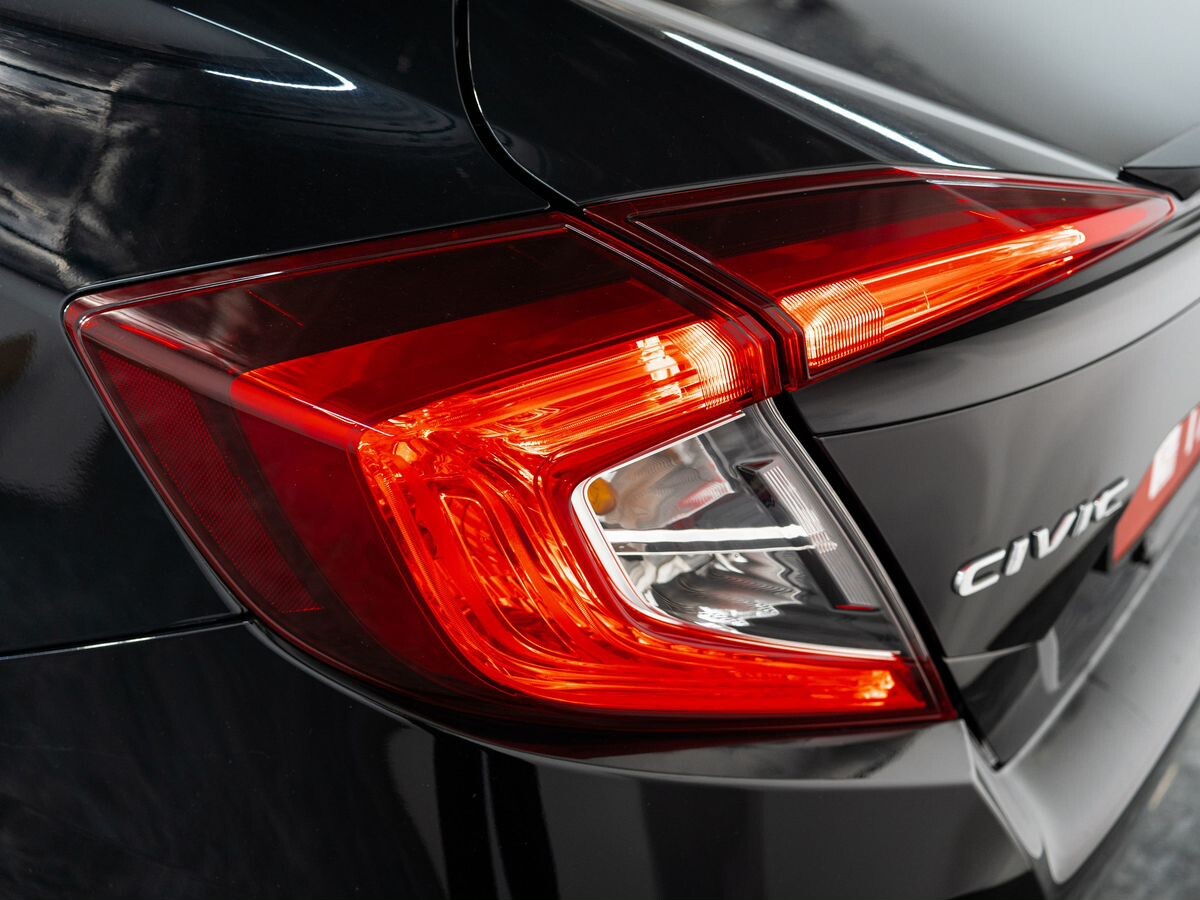 Honda Civic 2018 - фото автомобиля