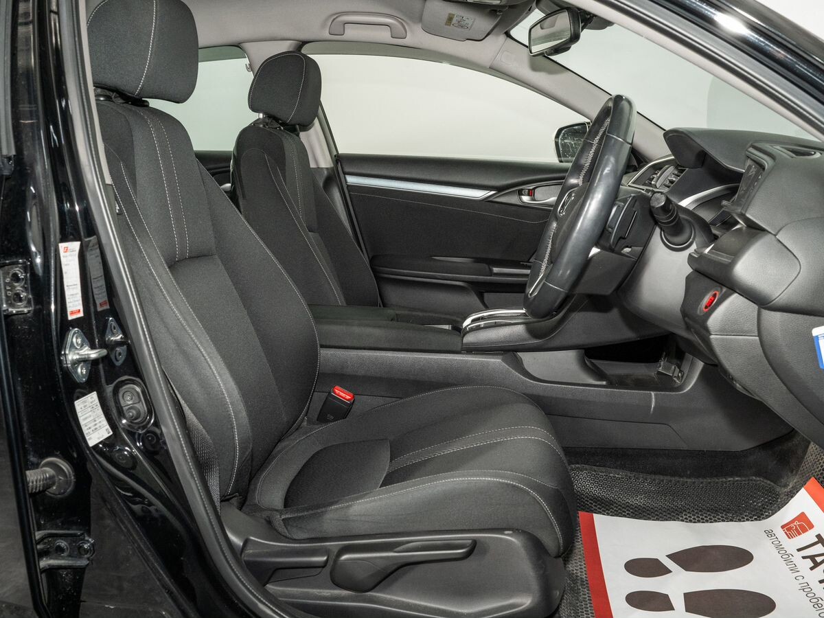 Honda Civic 2018 - фото автомобиля