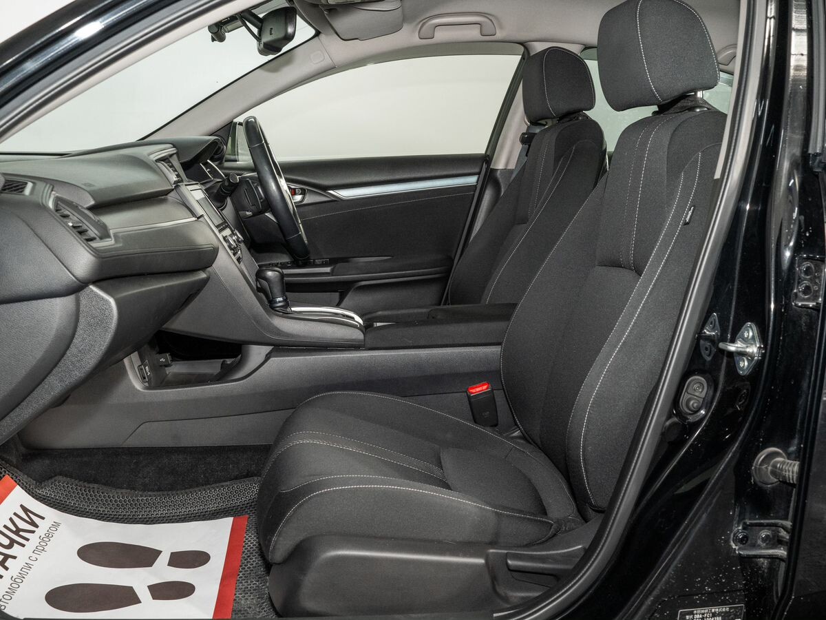 Honda Civic 2018 - фото автомобиля