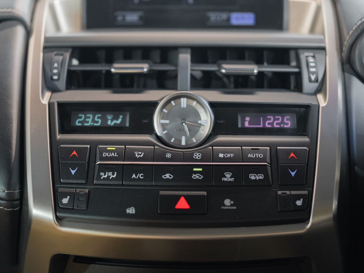 Lexus NX200t 2015 - фото автомобиля